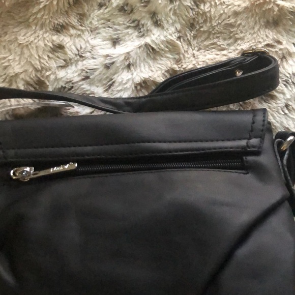 MoDA New York CrossOver Purse Black - Picture 3 of 6